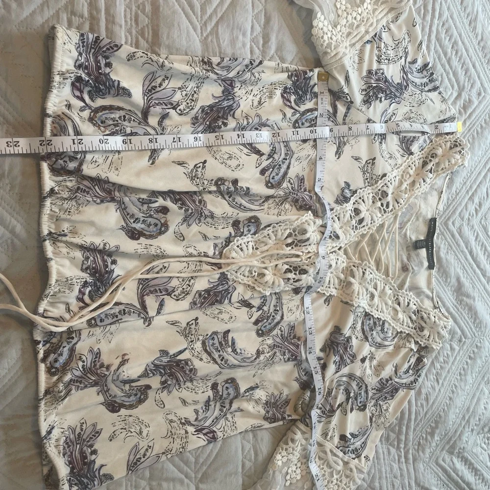 Bundle 2 White House Black Market Pink Lace Cold Shoulder Top & Lacy design. - Picture 13 of 14